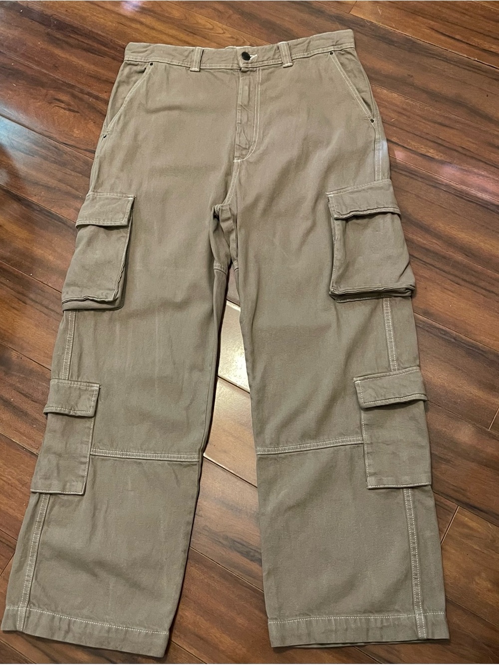 Bershka Unisex Cargo Pants in Khaki - Classic Utility Style 32x28  (.actual 34)